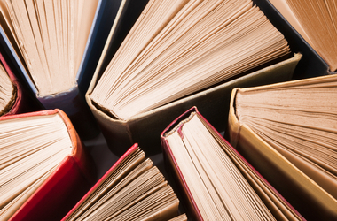 15 Cool Ways to Reuse Old Textbooks