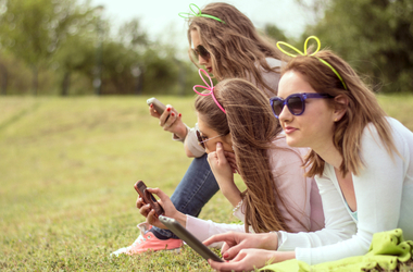 Be Smart in Finding Scholarships this Summer