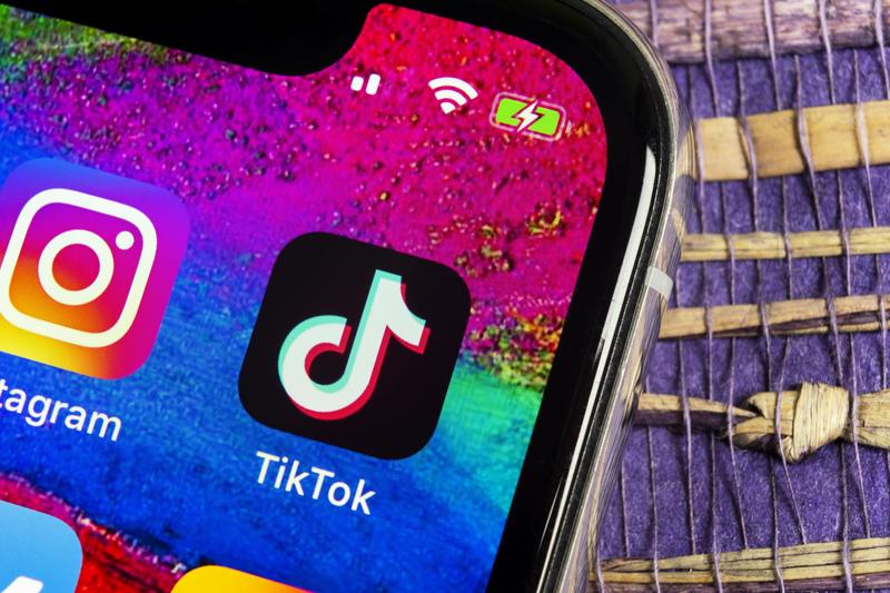 Students Will Travel the World with These TikTok Accounts 