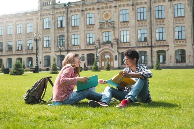 500+ Colleges Have Open Seats: 3 Ways Students Can Benefit 